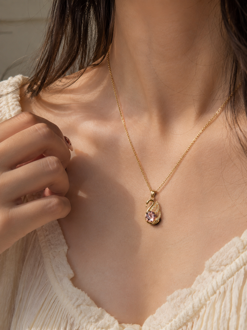 Minimal Swan Necklace