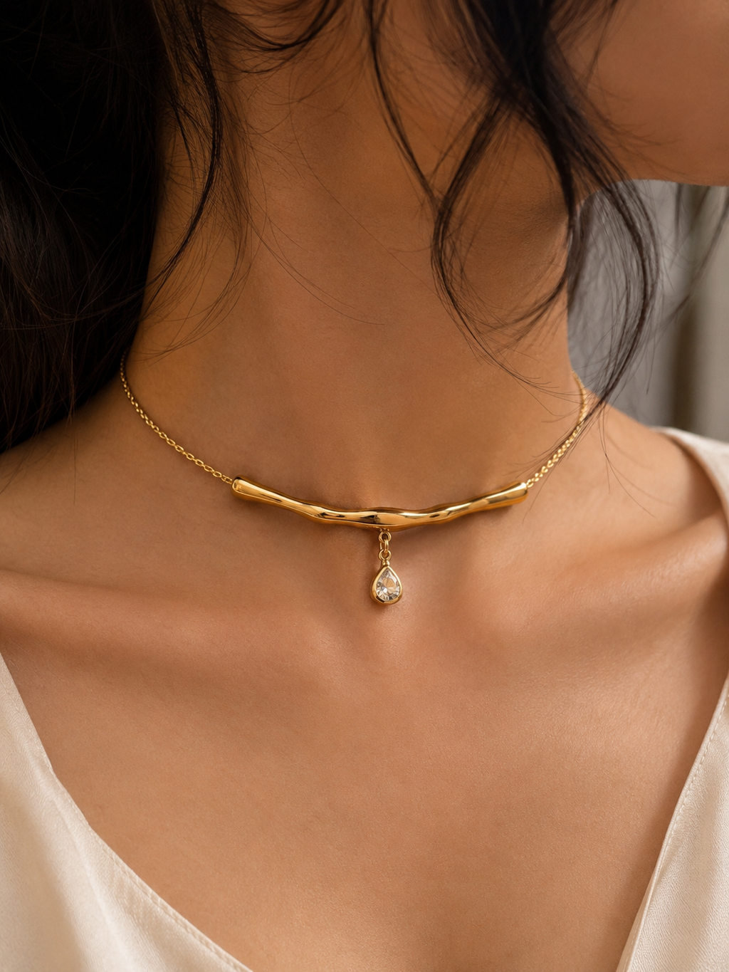Golden Curve Hanging Necklace